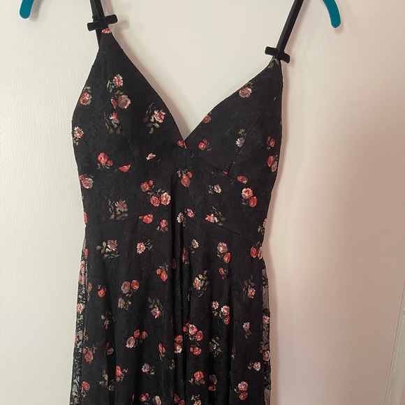 Dress - Picture 2 of 4